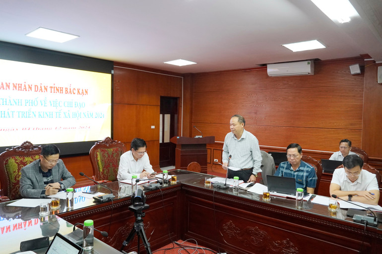 Lãnh đạo thành phố Bắc Kạn nêu những khó khăn, vướng mắc ở một số lĩnh vực. dsc2630.jpg