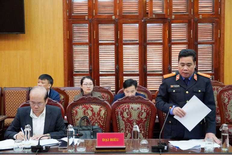 Các đại biểu thảo luận tại hội nghị. dsc6279.jpg