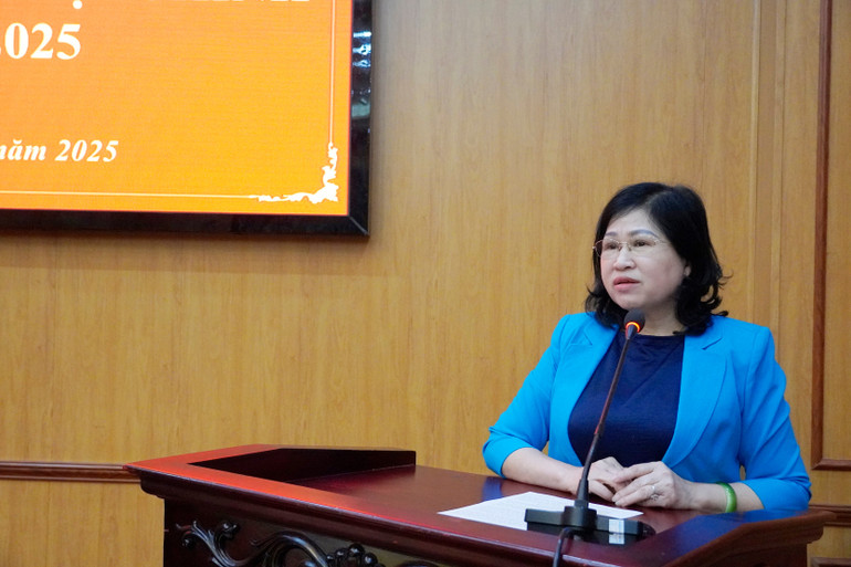 Đồng chí Phương Thị Thanh, Phó Bí thư Thường trực Tỉnh ủy, Chủ tịch HĐND tỉnh phát biểu chỉ đạo tại Hội nghị. dsc6321.jpg
