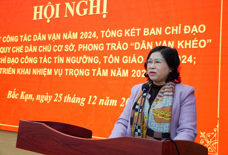 Đồng chí Phương Thị Thanh, Phó Bí thư Thường trực Tỉnh ủy, Chủ tịch HĐND tỉnh phát biểu chỉ đạo tại Hội nghị. dsc2939.jpg