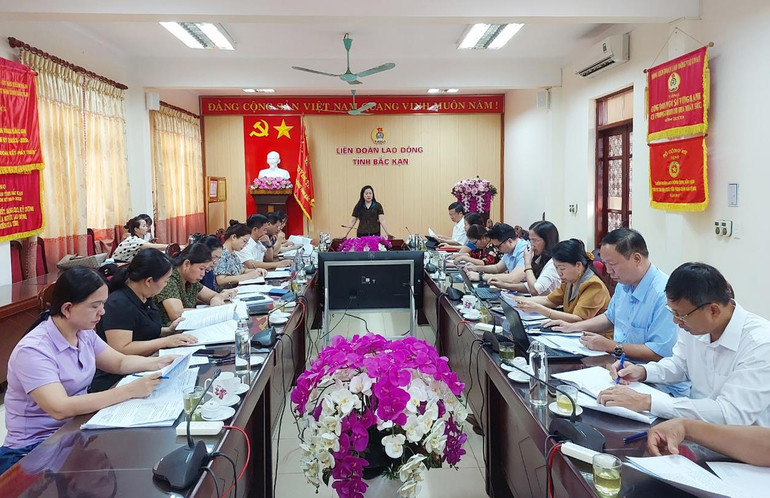 Quanh cảnh cuộc họp. 32323232.jpg