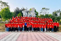 Đảng là mùa xuân vô tận 