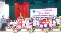 Tuyên dương học sinh khuyết tật vươn lên trong học tập