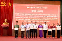 Ngân Sơn biểu dương điển hình học và làm theo Bác, điển hình Dân vận khéo