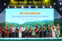 Đêm sơ khảo Hội thi “Người đẹp trong trang phục truyền thống các dân tộc tỉnh Bắc Kạn”