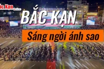 1.000 người múa bát "Bắc Kạn sáng ngời ánh sao"