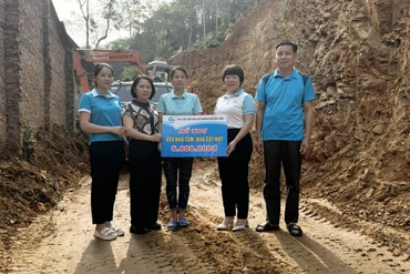 Hỗ trợ xóa nhà tạm, nhà dột nát cho hội viên phụ nữ nghèo