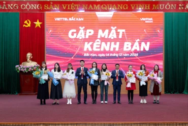 Viettel Bắc Kạn gặp mặt, tôn vinh kênh bán hàng xuất sắc 