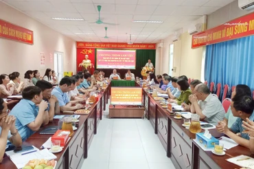 Quang cảnh cuộc họp