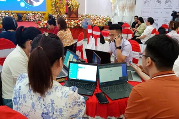 Học viên thực hành trên phần mềm.