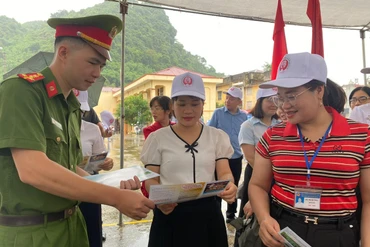 Tuyên truyền nâng cao nhận thức của người dân về phòng chống ma tuý tại huyện Chợ Đồn