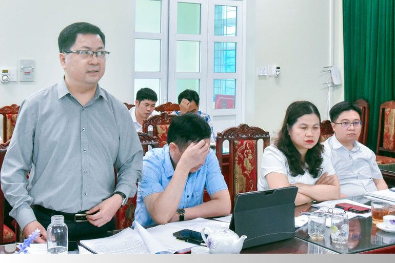 Đại biểu phát biểu tại buổi làm việc. 10.jpg