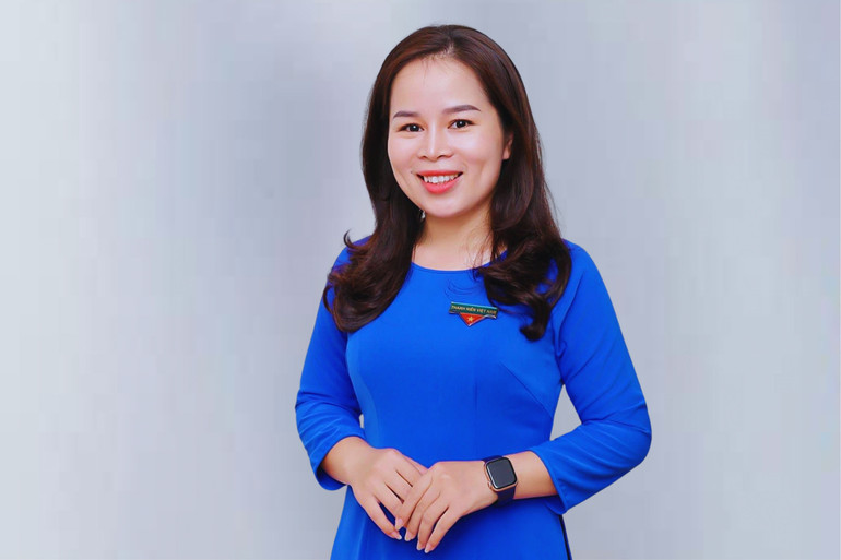 Phó Bí thư Thường trực Huyện ủy Pác Nặm Ma Thị Mận BaMan.jpg