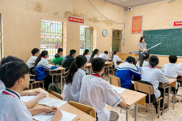 Giờ học của học sinh khối lớp 9, Trường TH và THCS Thanh Mai (Chợ Mới). THCS Thanh Mai.jpg