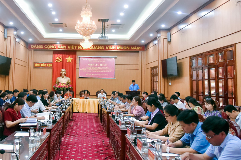 Quang cảnh phiên giải trình. 3.jpg