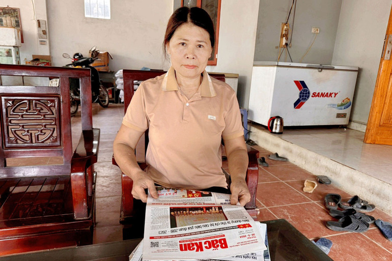 Bà Hoàng Thị Na, Bí thư Chi bộ tổ dân phố Nà Hái. Cona1.jpg