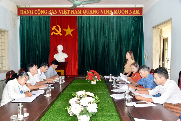 Đoàn giám sát làm việc tại xã Thanh Thịnh