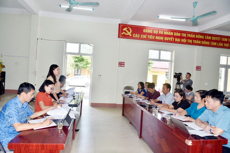 Đoàn giám sát làm việc với UBND huyện Chợ Mới và thị trấn Đồng Tâm