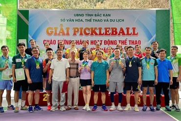 Trao giải các nội dung thi đấu bóng chuyền hơi và Pickleball