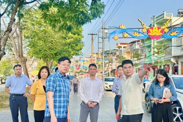 Đồng chí Đinh Quang Tuyên kiểm tra địa điểm tổ chức các hoạt động Tuần Văn hóa – Du lịch Bắc Kạn 