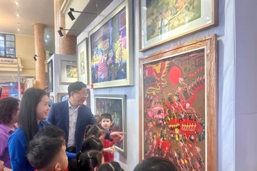 Khai mạc triển lãm tranh, ảnh và trưng bày sách với chủ đề “50 năm nền văn học, nghệ thuật Việt Nam sau ngày đất nước thống nhất” 