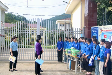 Kiểm tra công tác thi tốt nghiệp THPT tại Chợ Đồn