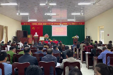 Đại biểu Quốc hội tiếp xúc cử tri tại xã Phương Viên (Chợ Đồn)