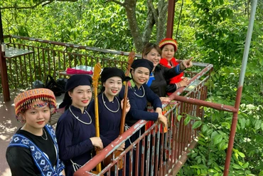 Phụ nữ Chợ Đồn chung tay gìn giữ, bảo tồn di sản