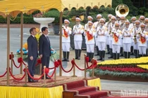 Chủ tịch nước Lương Cường chủ trì Lễ đón cấp Nhà nước Tổng thống Cộng hòa Pháp