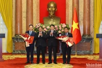 Chủ tịch nước Lương Cường trao quyết định bổ nhiệm các Phó Thủ tướng và Bộ trưởng