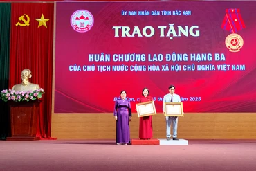  Tôn vinh những tập thể, cá nhân tiêu biểu, lan tỏa phong trào thi đua yêu nước
