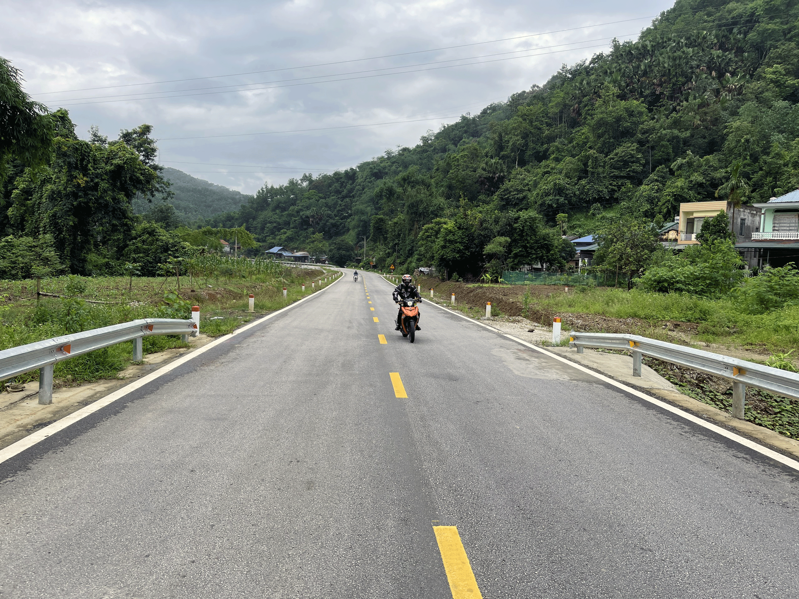 Hơn 10 km tuyến đường thành phố đi hồ Ba Bể đã hoàn thành cơ bản 1ac80e0082af21f178be.gif