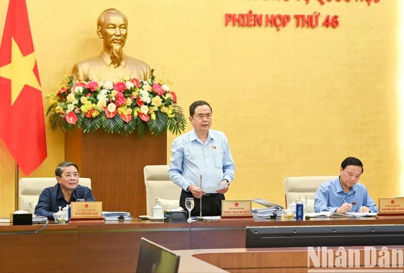 National Assembly Chairman Tran Thanh Man delivered the opening speech at the meeting. (Photo: DUY LINH) 54.gif