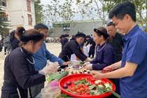 Hướng về cội nguồn, chia sẻ yêu thương