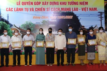 Lễ quyên góp xây dựng Khu tưởng niệm lãnh tụ và chiến sĩ cách mạng Lào - Việt Nam