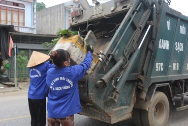 Chuyện những người làm sạch đường quê trong mùa dịch bệnh