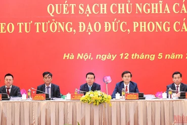 Nâng cao đạo đức cách mạng, quét sạch chủ nghĩa cá nhân theo tư tưởng, đạo đức, phong cách Hồ Chí Minh