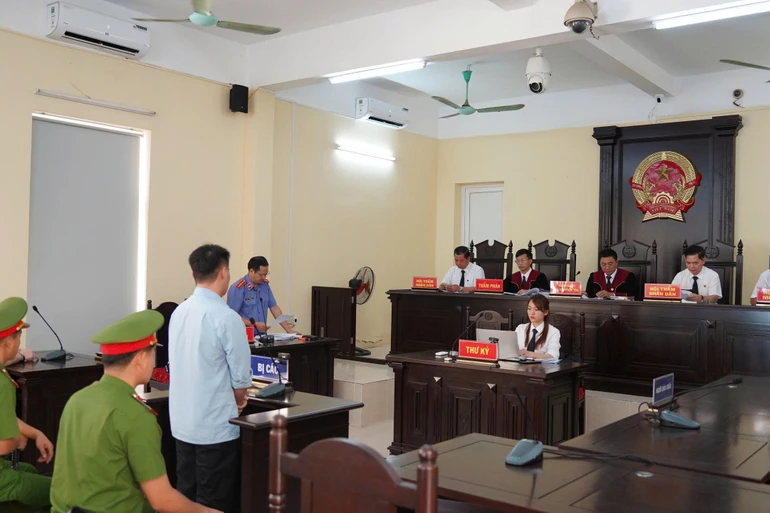Xét xử vụ mua bán trái phép 198 bánh ma túy