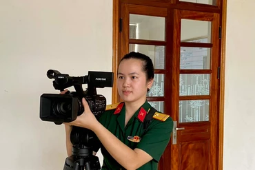 Nữ “nhà báo” không thẻ