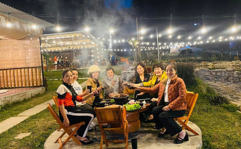 Du khách trải nghiệm dịch vụ tại Thung lũng khói. Ảnh: Phương Thùy. e08b8f92-d7a9-41fc-b41e-ef6b55c1c1e6.jpg