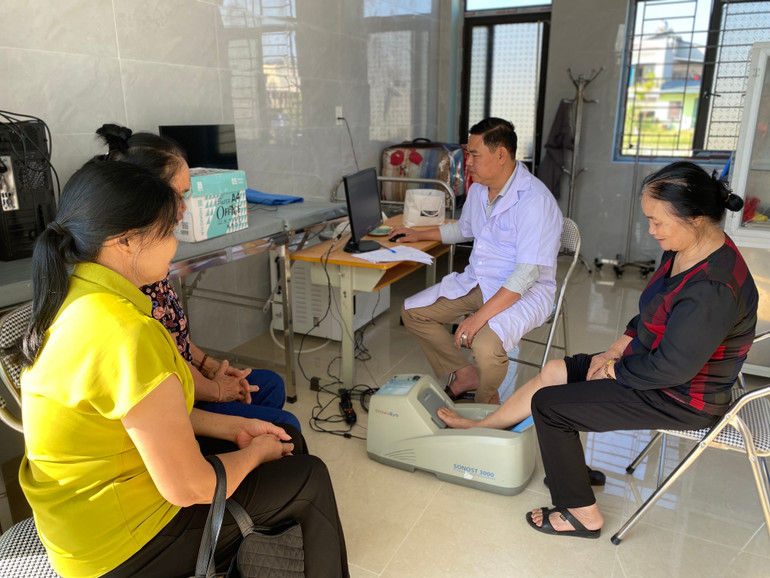 Đo loãng xương cho người cao tuổi. 96329770-f165-4b19-a981-8026d665332f.jpg
