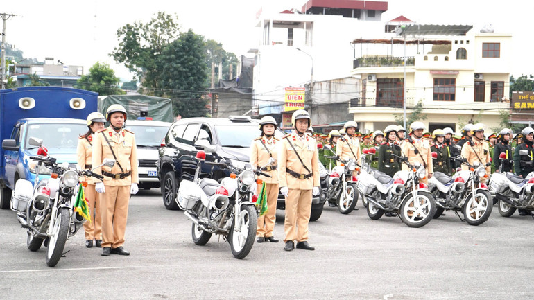 Lực lượng Công an tỉnh tham gia Lễ ra quân. ra-quan.jpg