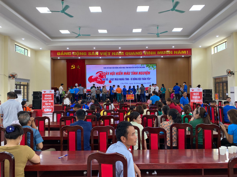 Quang cảnh Ngày hội hiến máu. 88D177C6-9558-46F6-9C2C-EEEBBF9ED57E.jpeg
