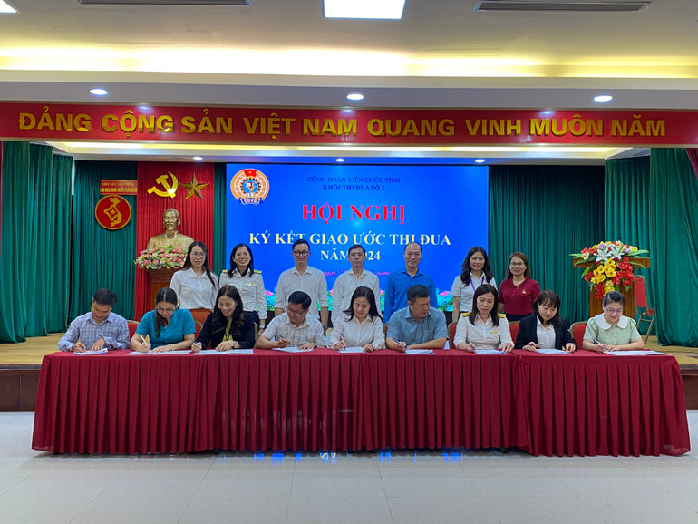 Các đơn vị ký kết giao ước thi đua năm 2025. ef85af57-d9bf-42c6-bbd2-21664d8152e5.jpg