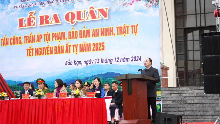 Đồng chí Nguyễn Đăng Bình, Phó Bí thư Tỉnh ủy, Chủ tịch UBND tỉnh, Trưởng Ban Chỉ đạo 138 tỉnh phát biểu chỉ đạo tại buổi lễ. ong-binh.jpg