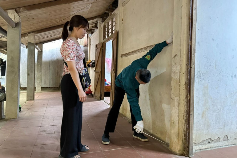 Một hộ dân thuộc phường Sông Cầu (thành phố Bắc Kạn) trong diện thu hồi đất ở, di dời phục vụ xây dựng tuyến đường Chợ Mới - thành phố Bắc Kạn. 8ac.jpg