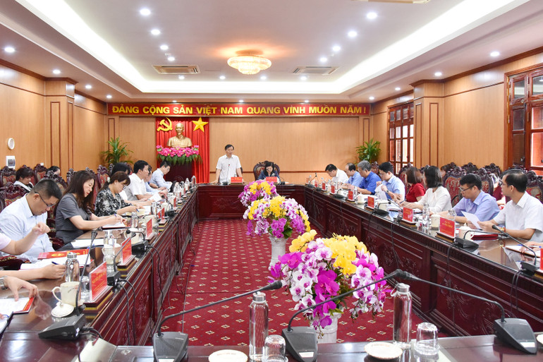Quang cảnh buổi làm việc. NIK_3410.jpg
