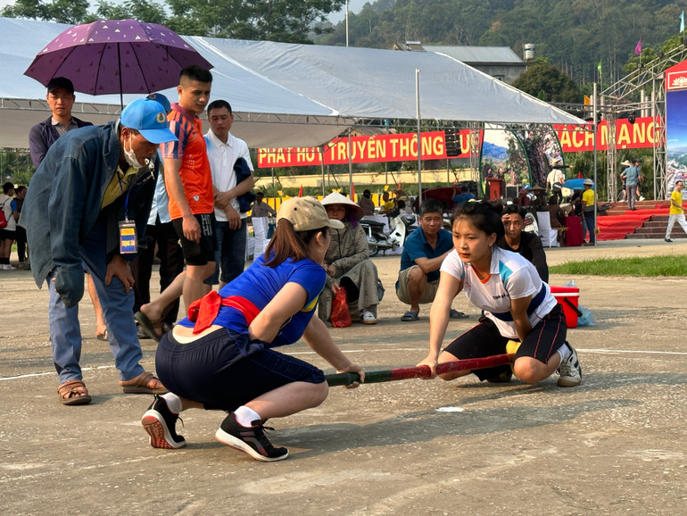 Căng thẳng, kịch tính và hấp dẫn môn thi đẩy gậy. 2024_04_28_16_08_IMG_3951.JPG