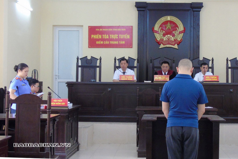 Quang cảnh phiên tòa. z5379040053189_76e1be5e3d55763df1914220d45f0fcb.jpg