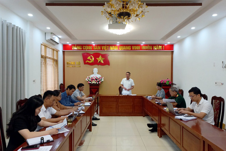 Đoàn công tác của Ban Dân tộc HĐND tỉnh làm việc với UBND huyện Bạch Thông. Bach Thong 1.jpg
